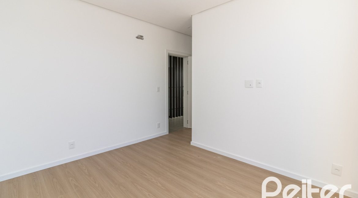 Casa em Condomínio à venda com 434m², 4 dormitórios, 4 suítes, 6 vagas, no bairro Terra Ville em PORTO ALEGRE