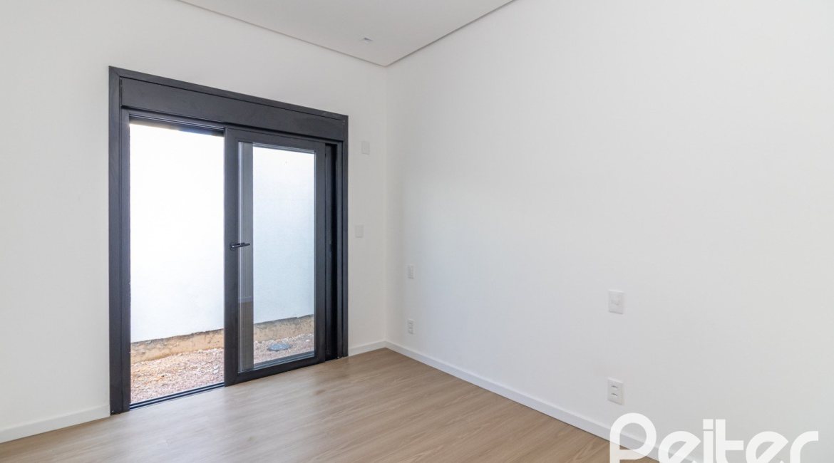 Casa em Condomínio à venda com 434m², 4 dormitórios, 4 suítes, 6 vagas, no bairro Terra Ville em PORTO ALEGRE