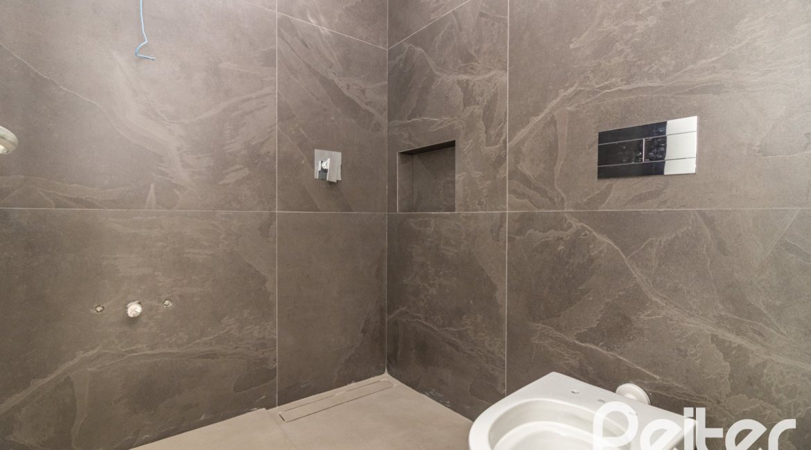 Casa em Condomínio à venda com 434m², 4 dormitórios, 4 suítes, 6 vagas, no bairro Terra Ville em PORTO ALEGRE