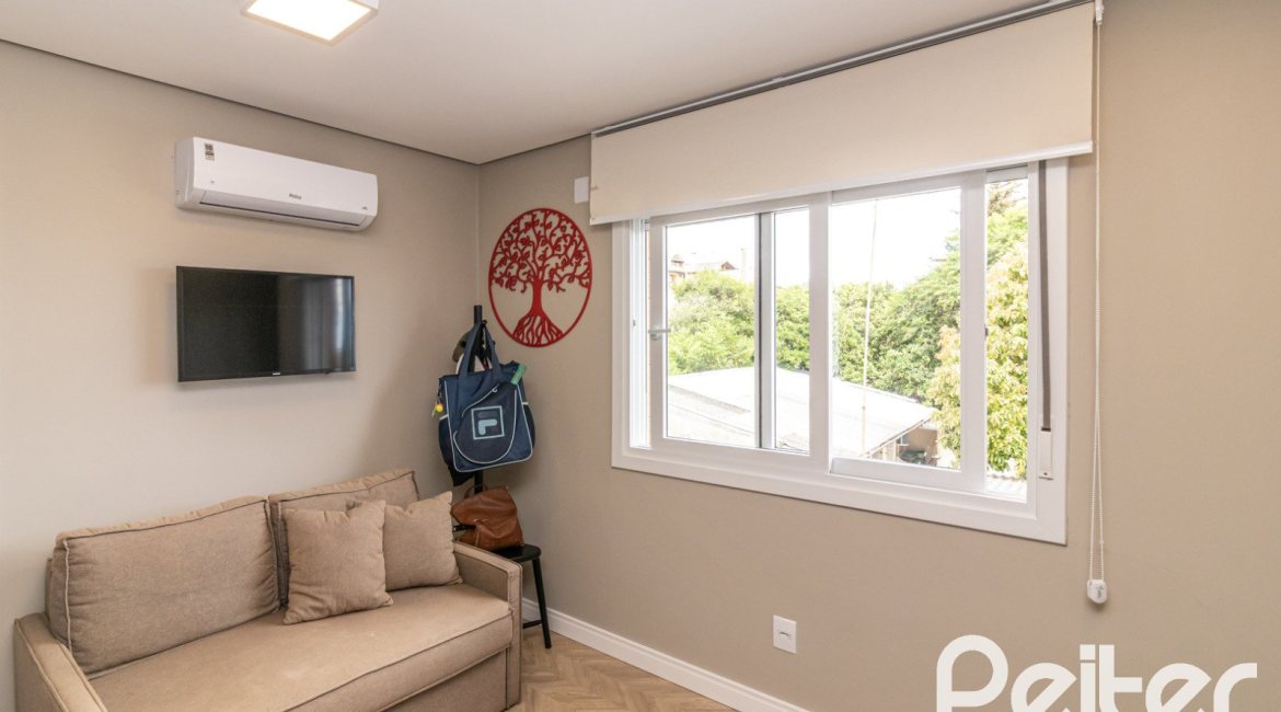 Casa em Condomínio à venda com 190m², 3 dormitórios, 3 suítes, 2 vagas, no bairro Tristeza em Porto Alegre