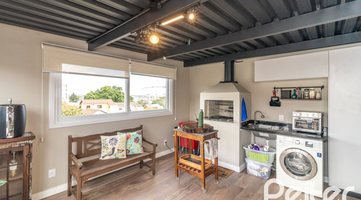 Casa em Condomínio à venda com 190m², 3 dormitórios, 3 suítes, 2 vagas, no bairro Tristeza em Porto Alegre