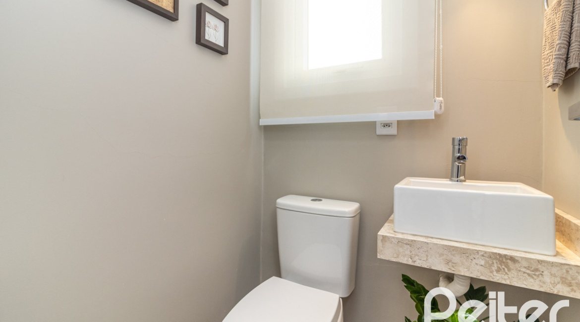 Casa em Condomínio à venda com 190m², 3 dormitórios, 3 suítes, 2 vagas, no bairro Tristeza em Porto Alegre