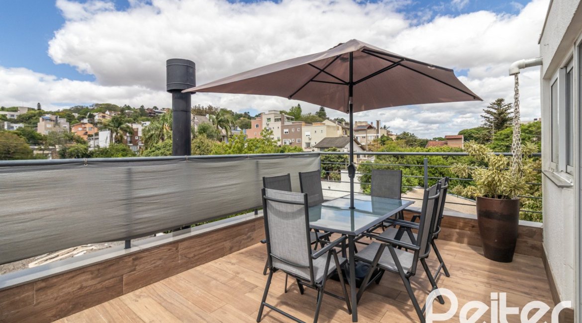 Casa em Condomínio à venda com 190m², 3 dormitórios, 3 suítes, 2 vagas, no bairro Tristeza em Porto Alegre