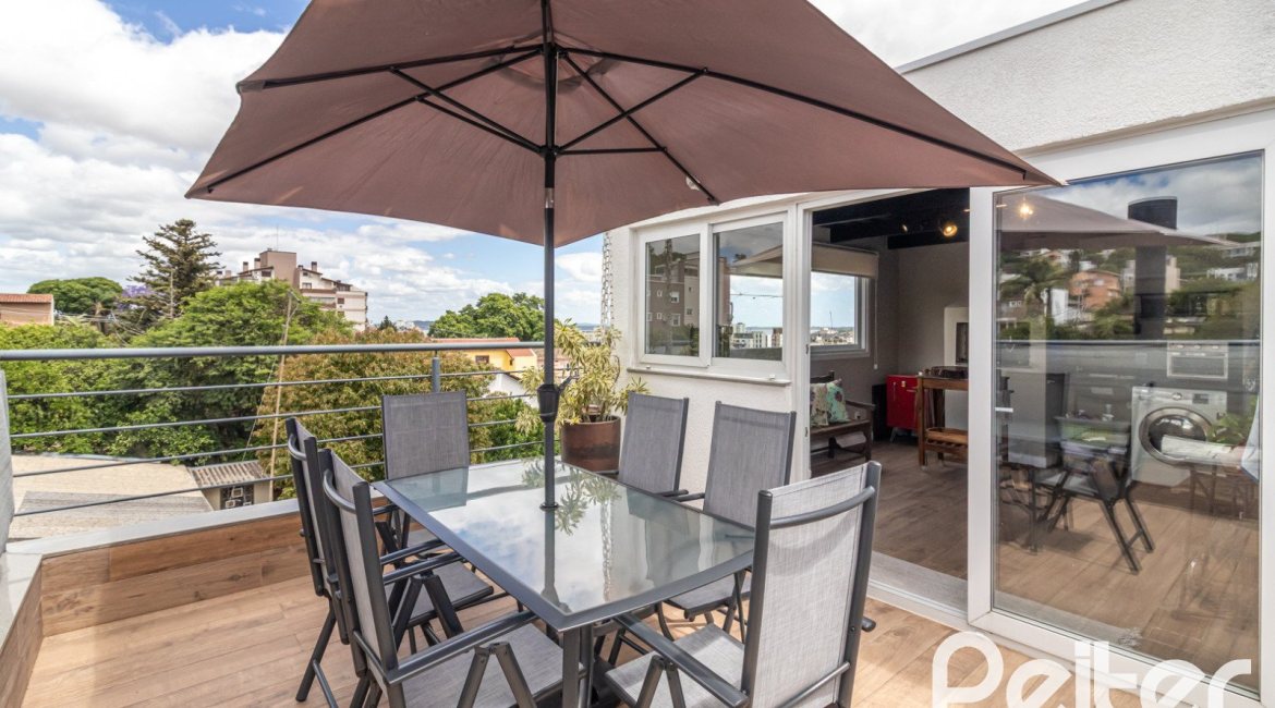 Casa em Condomínio à venda com 190m², 3 dormitórios, 3 suítes, 2 vagas, no bairro Tristeza em Porto Alegre