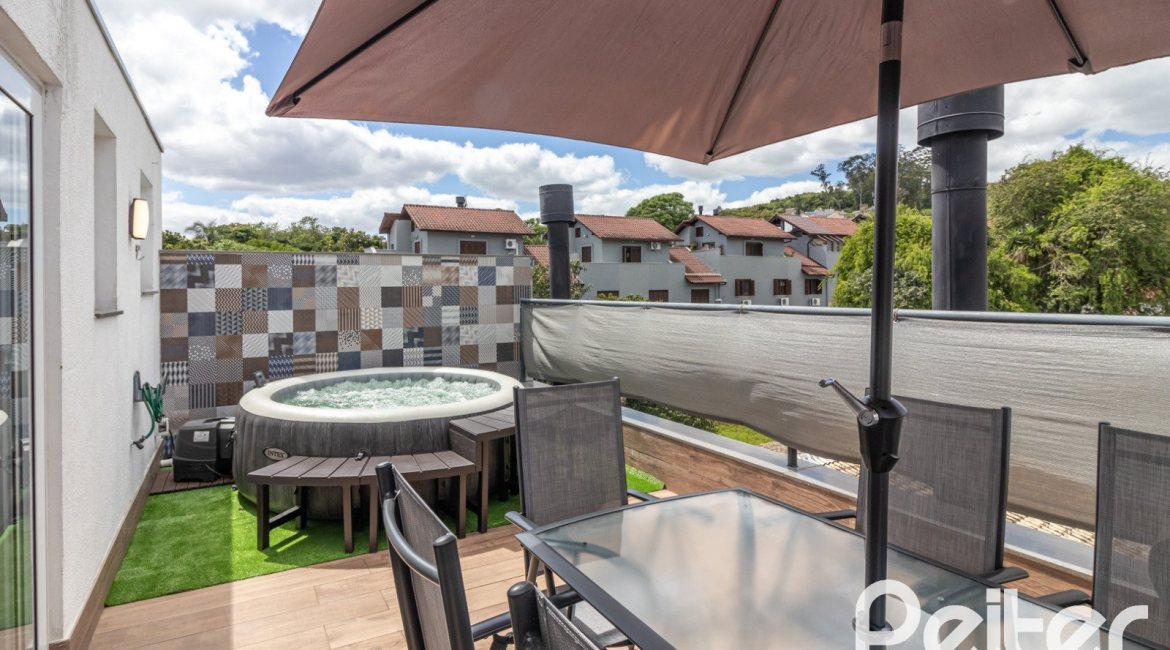 Casa em Condomínio à venda com 190m², 3 dormitórios, 3 suítes, 2 vagas, no bairro Tristeza em Porto Alegre