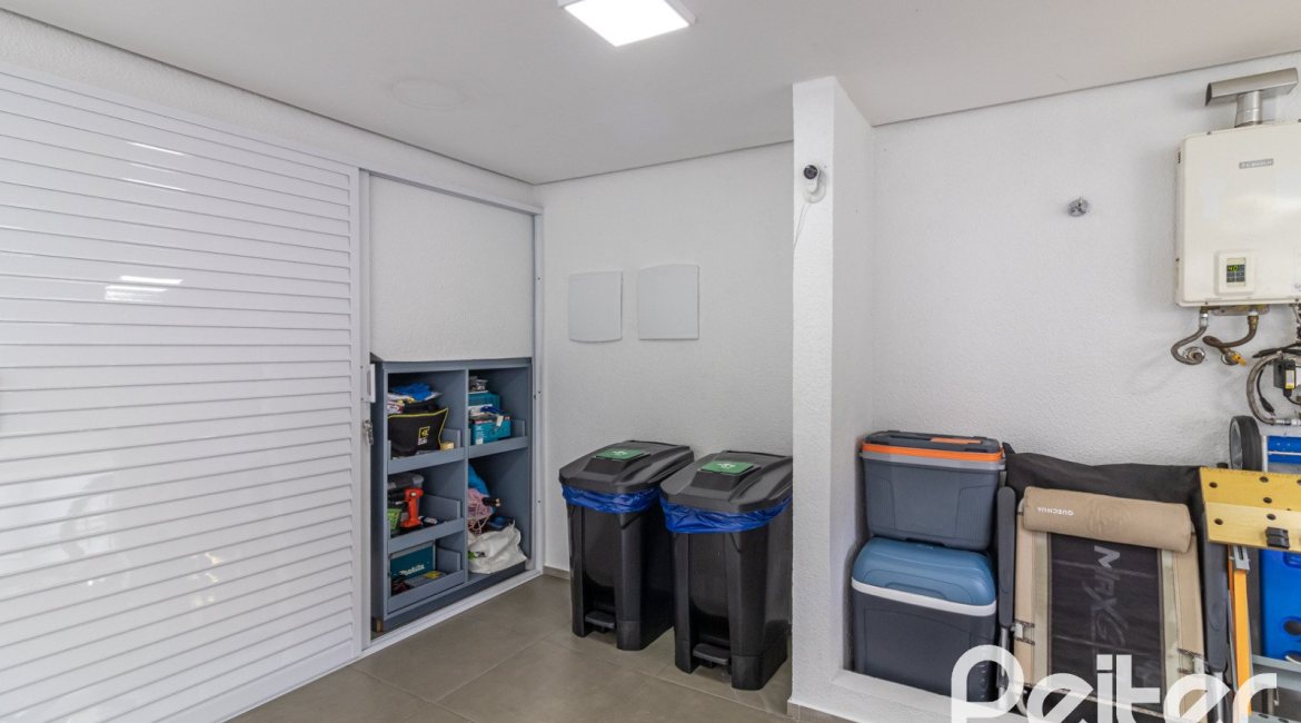 Casa em Condomínio à venda com 190m², 3 dormitórios, 3 suítes, 2 vagas, no bairro Tristeza em Porto Alegre