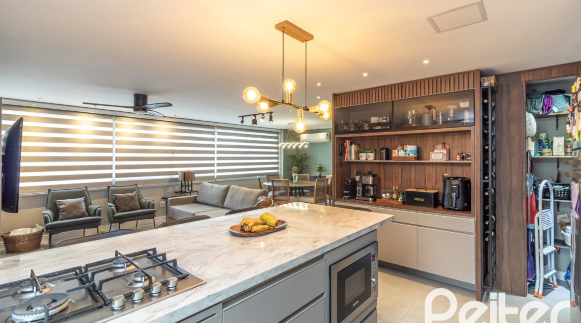 Casa em Condomínio à venda com 190m², 3 dormitórios, 3 suítes, 2 vagas, no bairro Tristeza em Porto Alegre