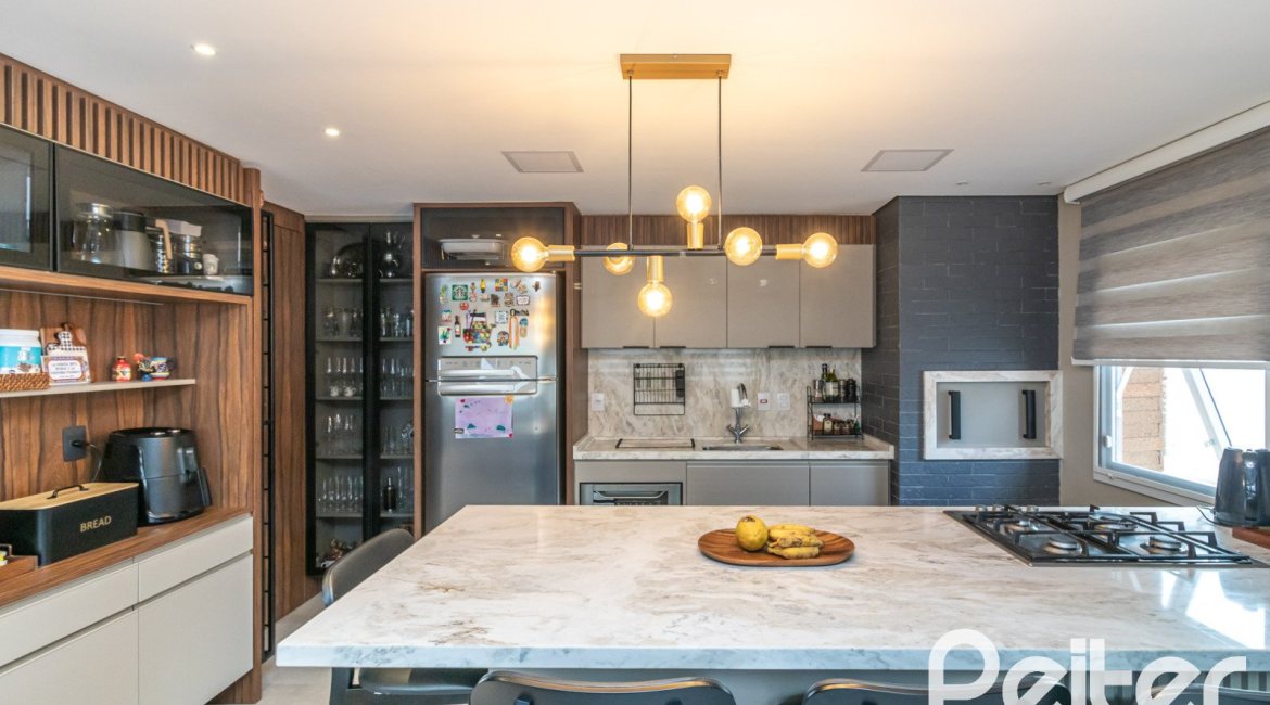 Casa em Condomínio à venda com 190m², 3 dormitórios, 3 suítes, 2 vagas, no bairro Tristeza em Porto Alegre