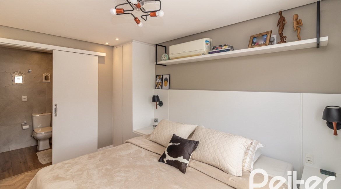 Casa em Condomínio à venda com 190m², 3 dormitórios, 3 suítes, 2 vagas, no bairro Tristeza em Porto Alegre