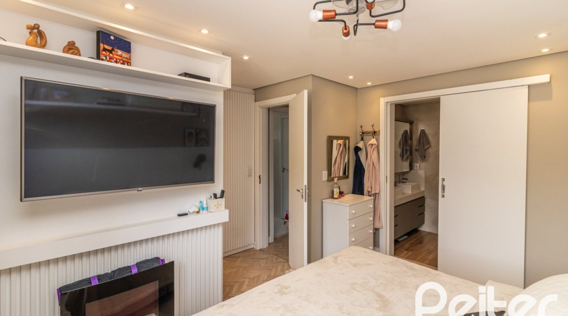 Casa em Condomínio à venda com 190m², 3 dormitórios, 3 suítes, 2 vagas, no bairro Tristeza em Porto Alegre