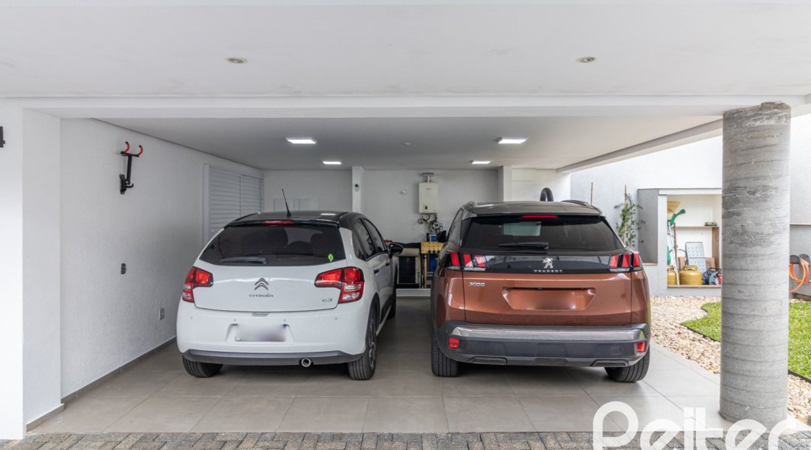 Casa em Condomínio à venda com 190m², 3 dormitórios, 3 suítes, 2 vagas, no bairro Tristeza em Porto Alegre