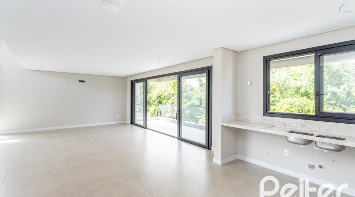 Casa em Condomínio à venda com 380m², 4 dormitórios, 4 suítes, 3 vagas, no bairro Alphaville em PORTO ALEGRE