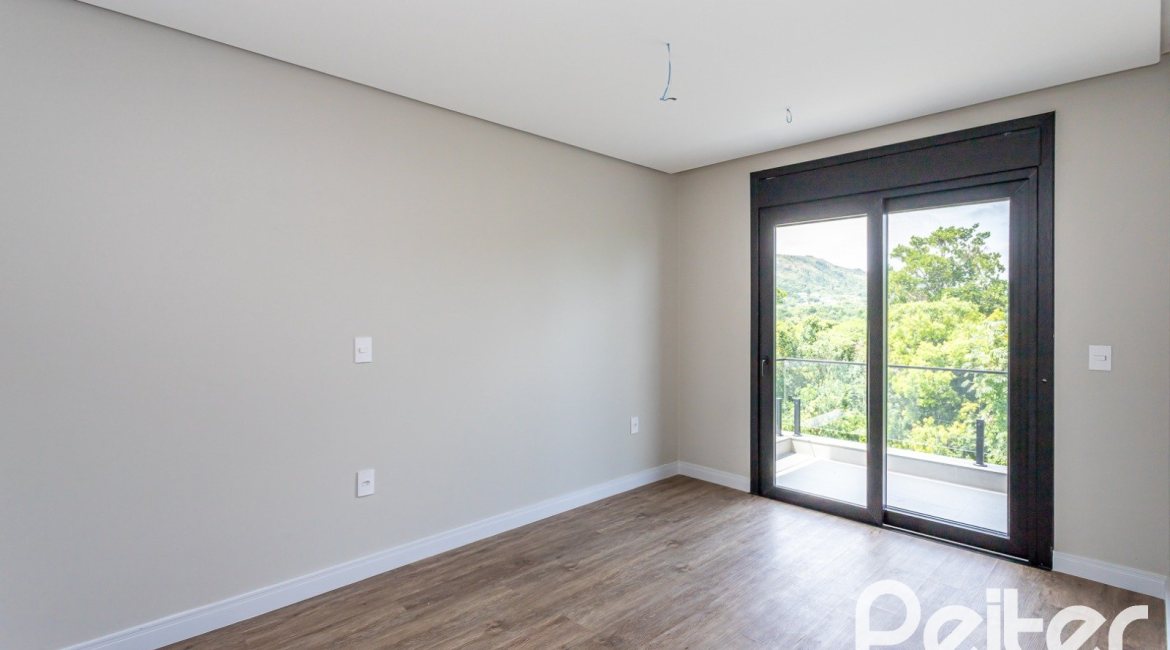 Casa em Condomínio à venda com 380m², 4 dormitórios, 4 suítes, 3 vagas, no bairro Alphaville em PORTO ALEGRE