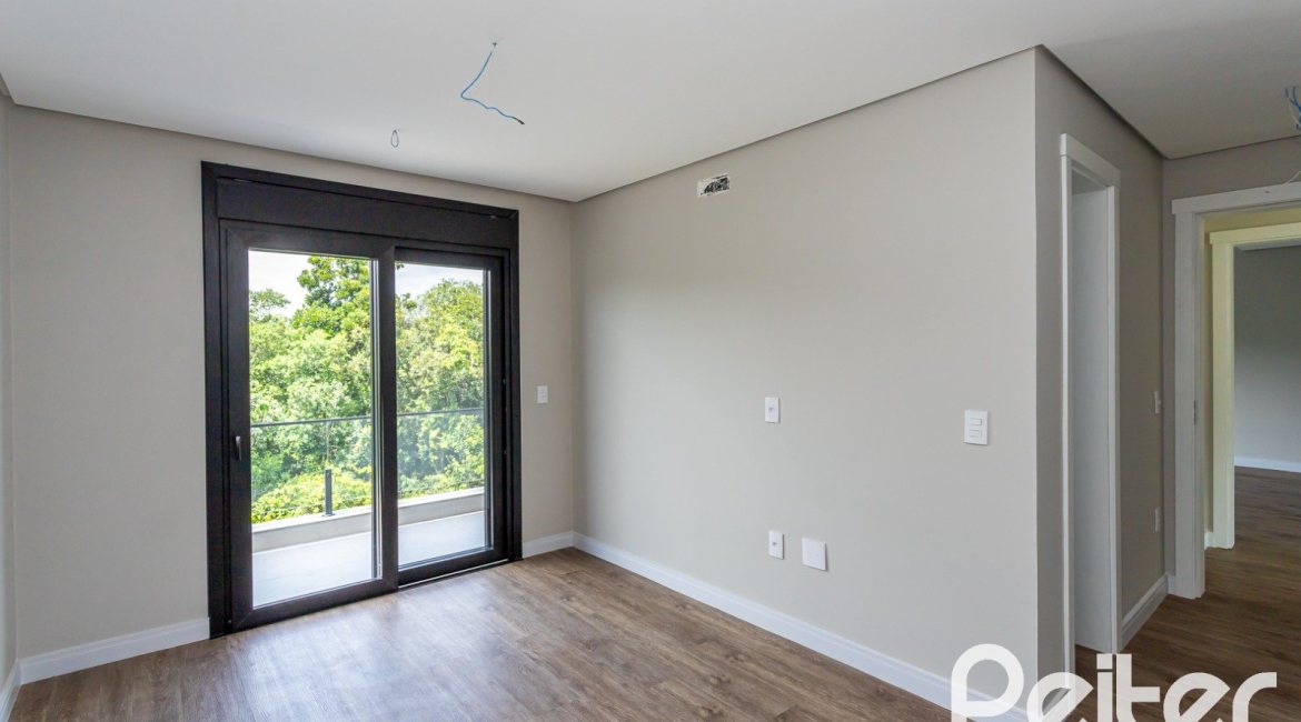 Casa em Condomínio à venda com 380m², 4 dormitórios, 4 suítes, 3 vagas, no bairro Alphaville em PORTO ALEGRE