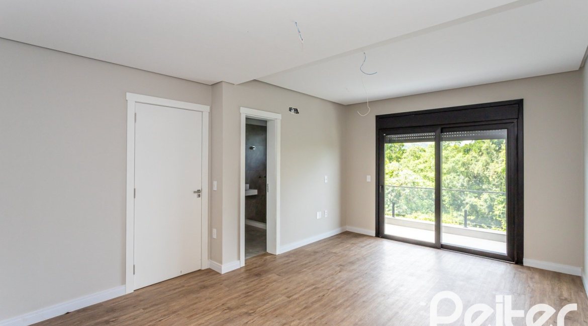 Casa em Condomínio à venda com 380m², 4 dormitórios, 4 suítes, 3 vagas, no bairro Alphaville em PORTO ALEGRE