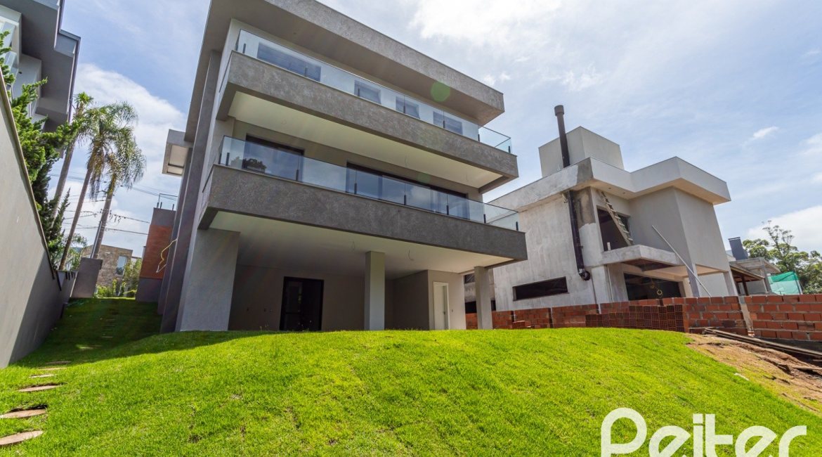 Casa em Condomínio à venda com 380m², 4 dormitórios, 4 suítes, 3 vagas, no bairro Alphaville em PORTO ALEGRE