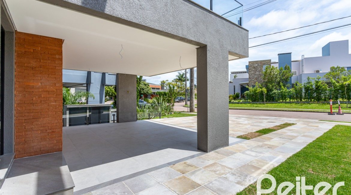 Casa em Condomínio à venda com 380m², 4 dormitórios, 4 suítes, 3 vagas, no bairro Alphaville em PORTO ALEGRE
