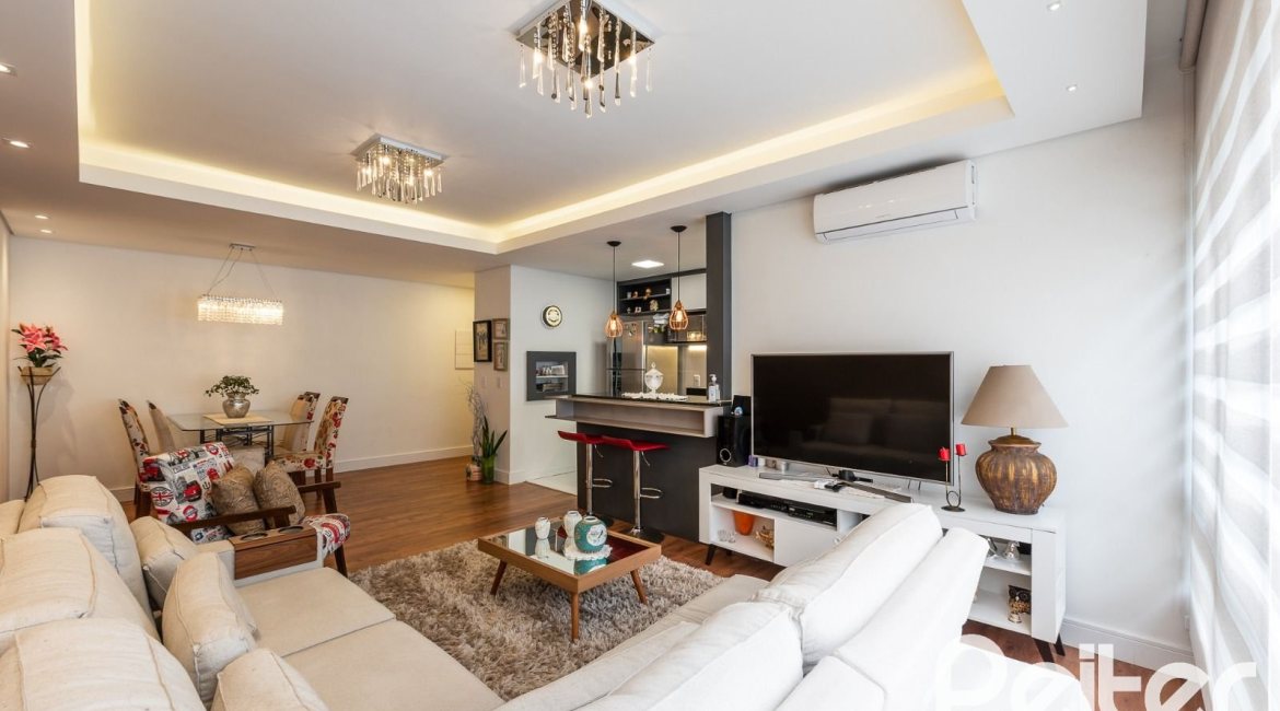 Apartamento à venda com 94m², 3 dormitórios, 1 suíte, 2 vagas, no bairro Ipanema em Porto Alegre