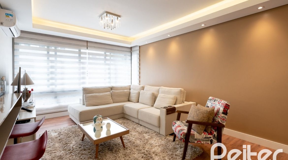 Apartamento à venda com 94m², 3 dormitórios, 1 suíte, 2 vagas, no bairro Ipanema em Porto Alegre