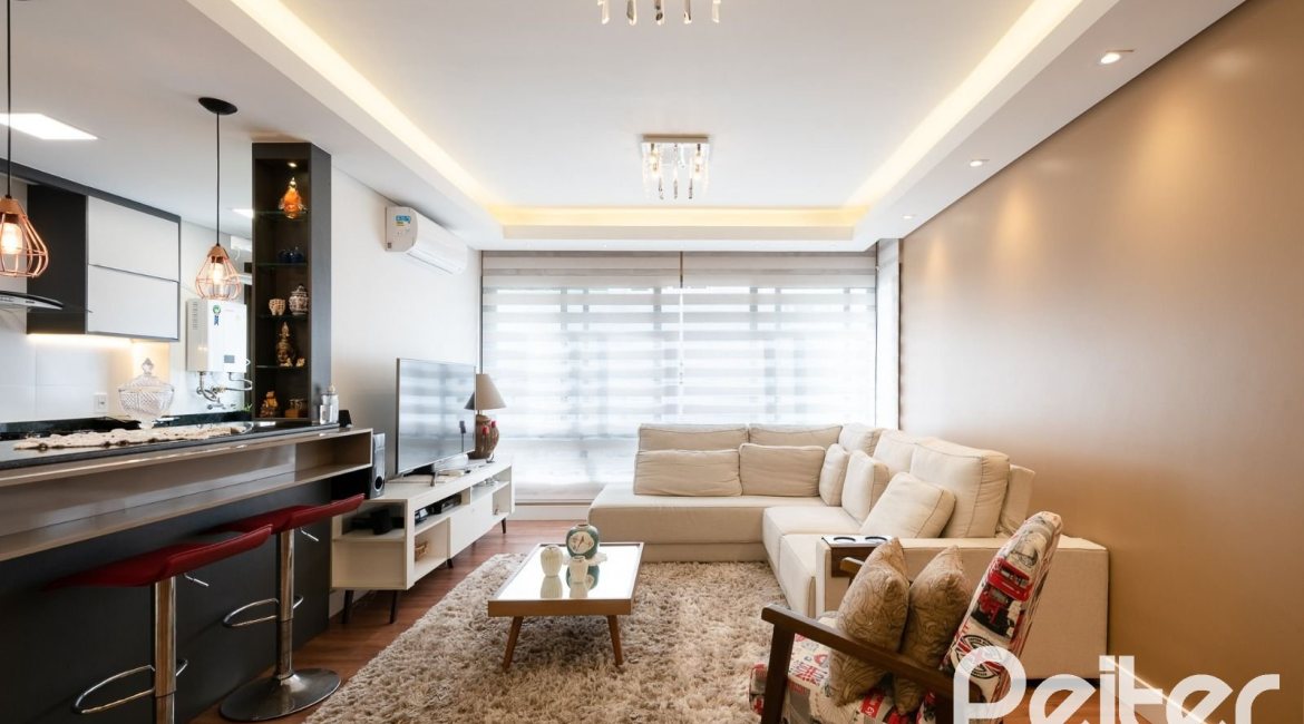 Apartamento à venda com 94m², 3 dormitórios, 1 suíte, 2 vagas, no bairro Ipanema em Porto Alegre