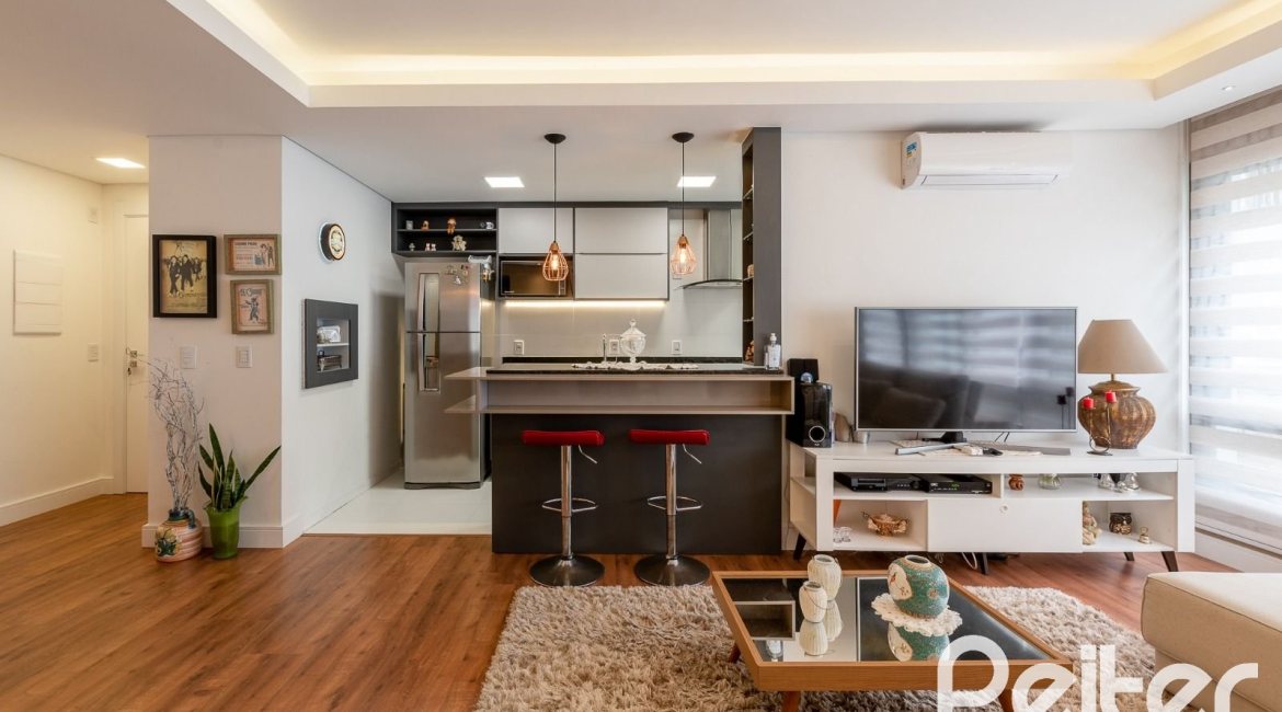 Apartamento à venda com 94m², 3 dormitórios, 1 suíte, 2 vagas, no bairro Ipanema em Porto Alegre