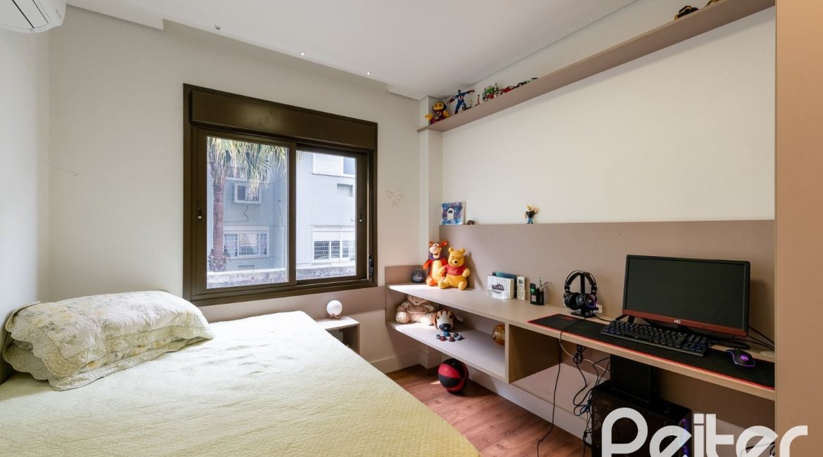 Apartamento à venda com 94m², 3 dormitórios, 1 suíte, 2 vagas, no bairro Ipanema em Porto Alegre