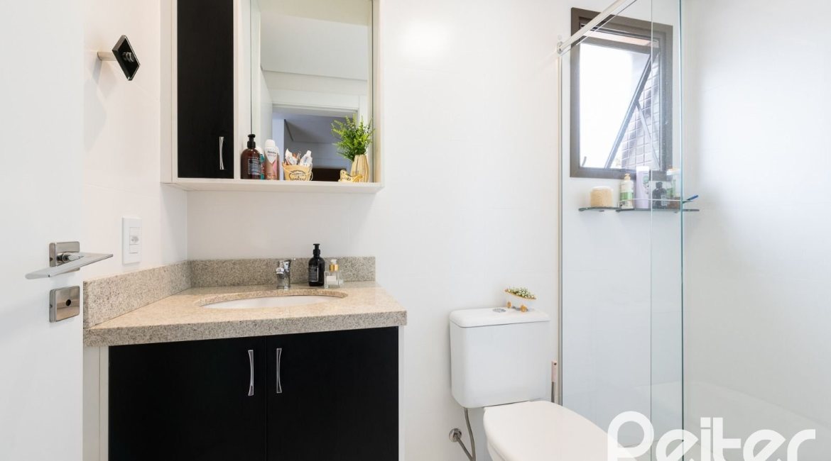 Apartamento à venda com 94m², 3 dormitórios, 1 suíte, 2 vagas, no bairro Ipanema em Porto Alegre