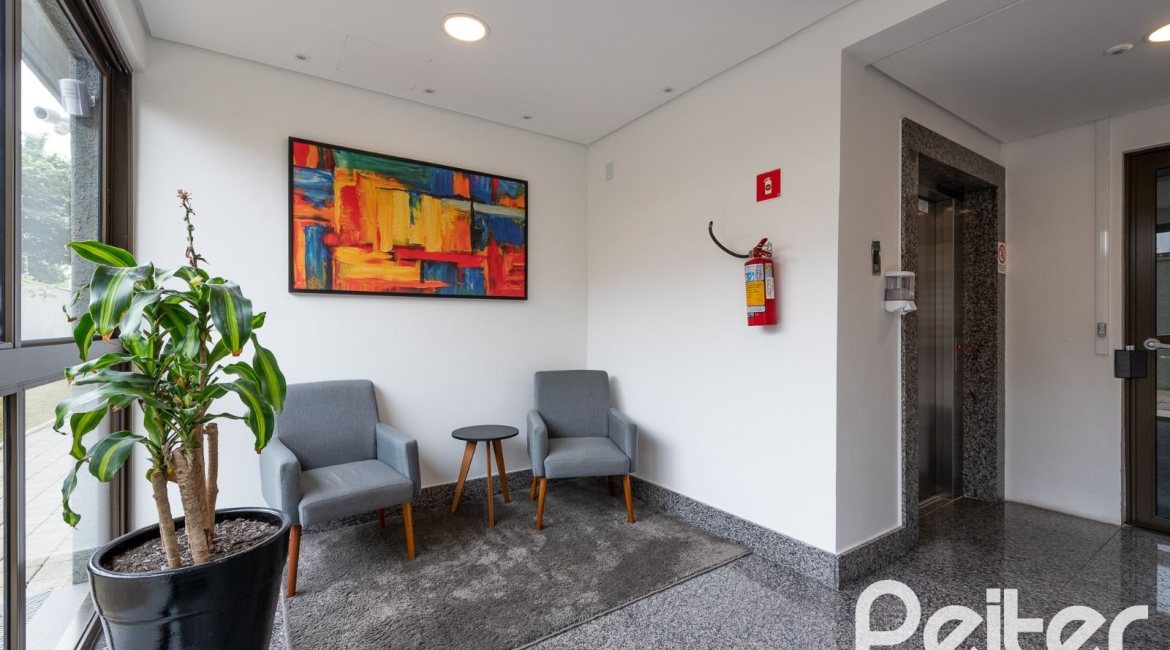 Apartamento à venda com 94m², 3 dormitórios, 1 suíte, 2 vagas, no bairro Ipanema em Porto Alegre