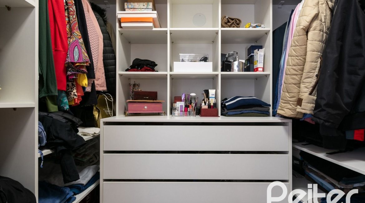 Apartamento à venda com 94m², 3 dormitórios, 1 suíte, 2 vagas, no bairro Ipanema em Porto Alegre