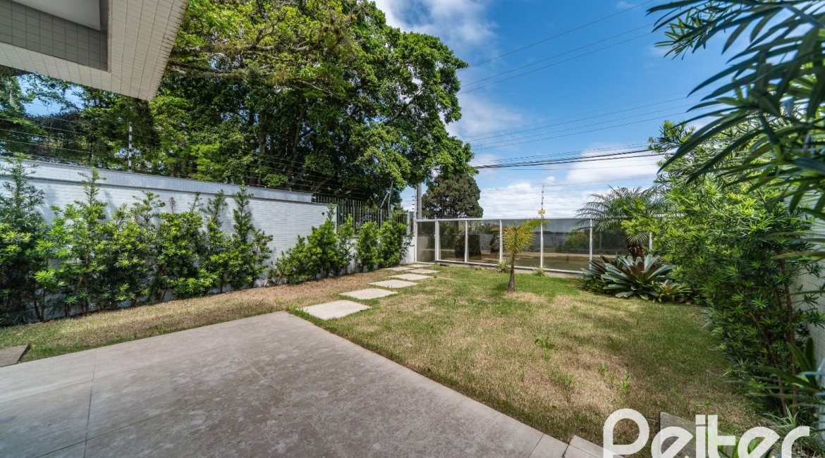 Apartamento Garden à venda com 181m², 3 dormitórios, 3 suítes, 4 vagas, no bairro Vila Assunção em Porto Alegre