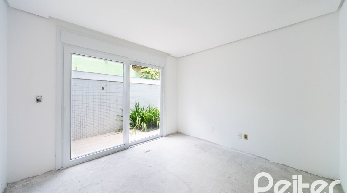 Apartamento Garden à venda com 181m², 3 dormitórios, 3 suítes, 4 vagas, no bairro Vila Assunção em Porto Alegre