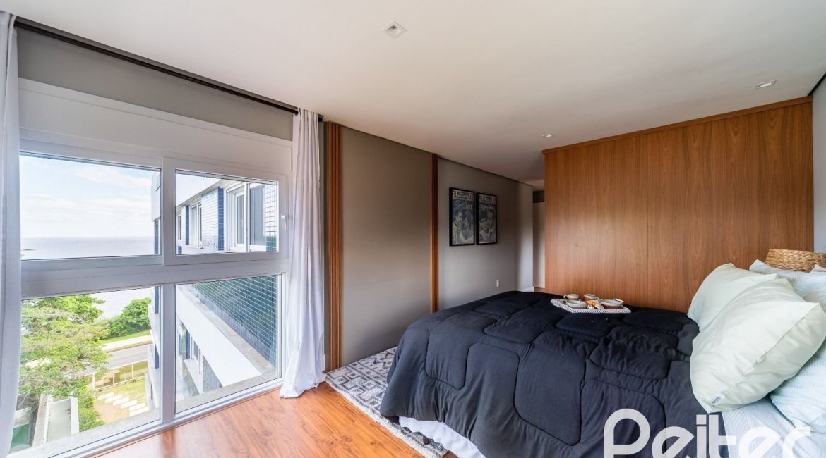 Cobertura à venda com 318m², 3 dormitórios, 3 suítes, 4 vagas, no bairro Vila Assunção em Porto Alegre