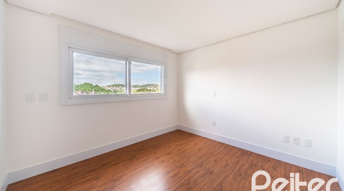 Cobertura à venda com 318m², 3 dormitórios, 3 suítes, 4 vagas, no bairro Vila Assunção em Porto Alegre