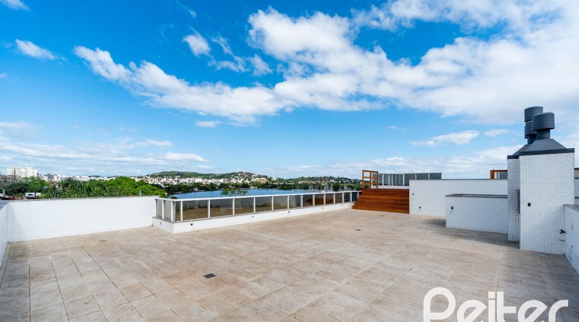 Cobertura à venda com 318m², 3 dormitórios, 3 suítes, 4 vagas, no bairro Vila Assunção em Porto Alegre