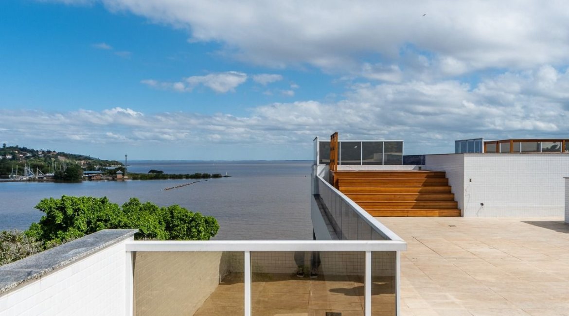 Cobertura à venda com 318m², 3 dormitórios, 3 suítes, 4 vagas, no bairro Vila Assunção em Porto Alegre