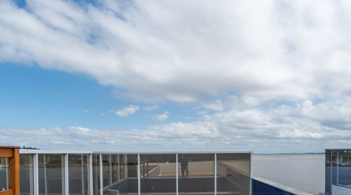 Cobertura à venda com 318m², 3 dormitórios, 3 suítes, 4 vagas, no bairro Vila Assunção em Porto Alegre