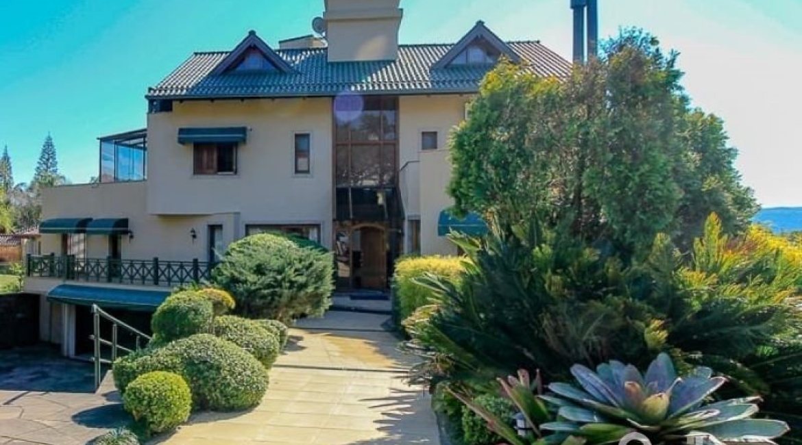 Casa em Condomínio à venda com 609m², 6 dormitórios, 2 suítes, 3 vagas, no bairro Cavalhada em PORTO ALEGRE