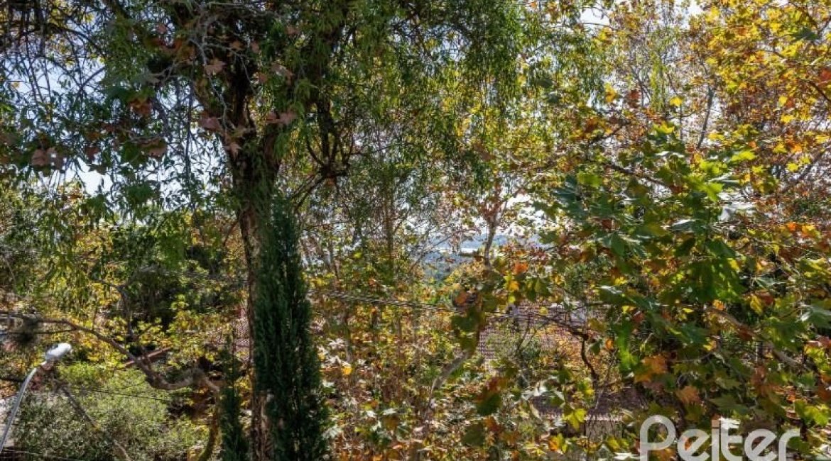 Casa à venda com 286m², 3 dormitórios, 2 suítes, 3 vagas, no bairro Vila Conceição em Porto Alegre