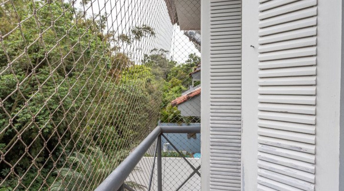 Casa em Condomínio à venda com 223m², 3 dormitórios, 1 suíte, 2 vagas, no bairro Jardim Isabel em Porto Alegre