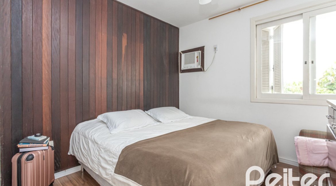 Casa em Condomínio à venda com 223m², 3 dormitórios, 1 suíte, 2 vagas, no bairro Jardim Isabel em Porto Alegre