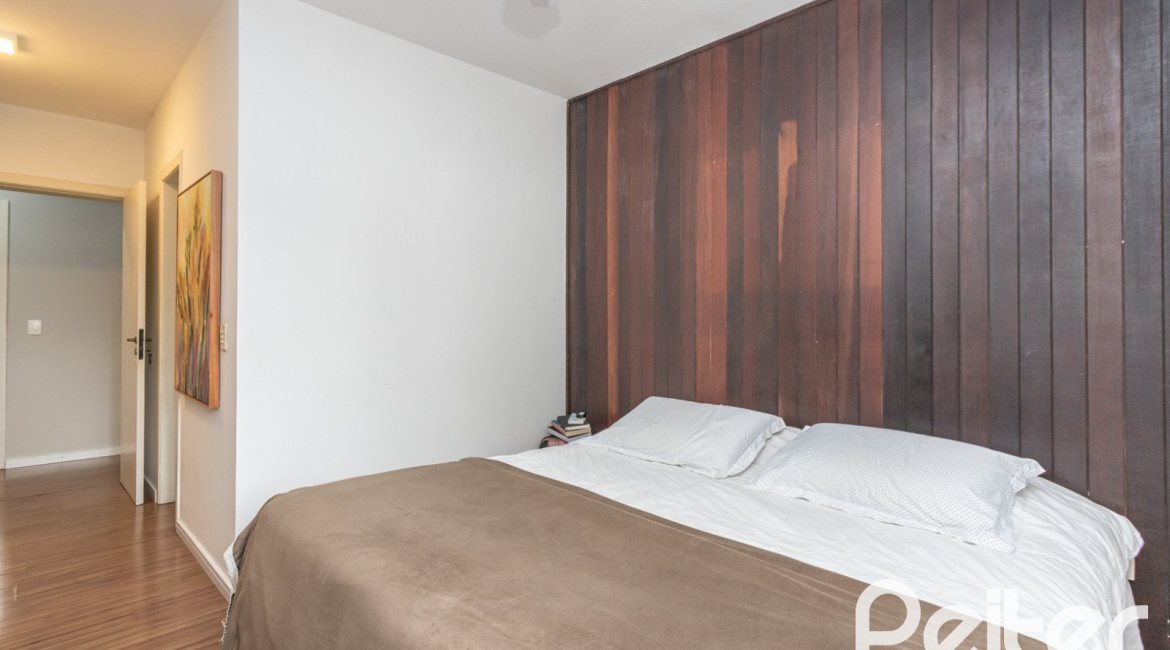 Casa em Condomínio à venda com 223m², 3 dormitórios, 1 suíte, 2 vagas, no bairro Jardim Isabel em Porto Alegre