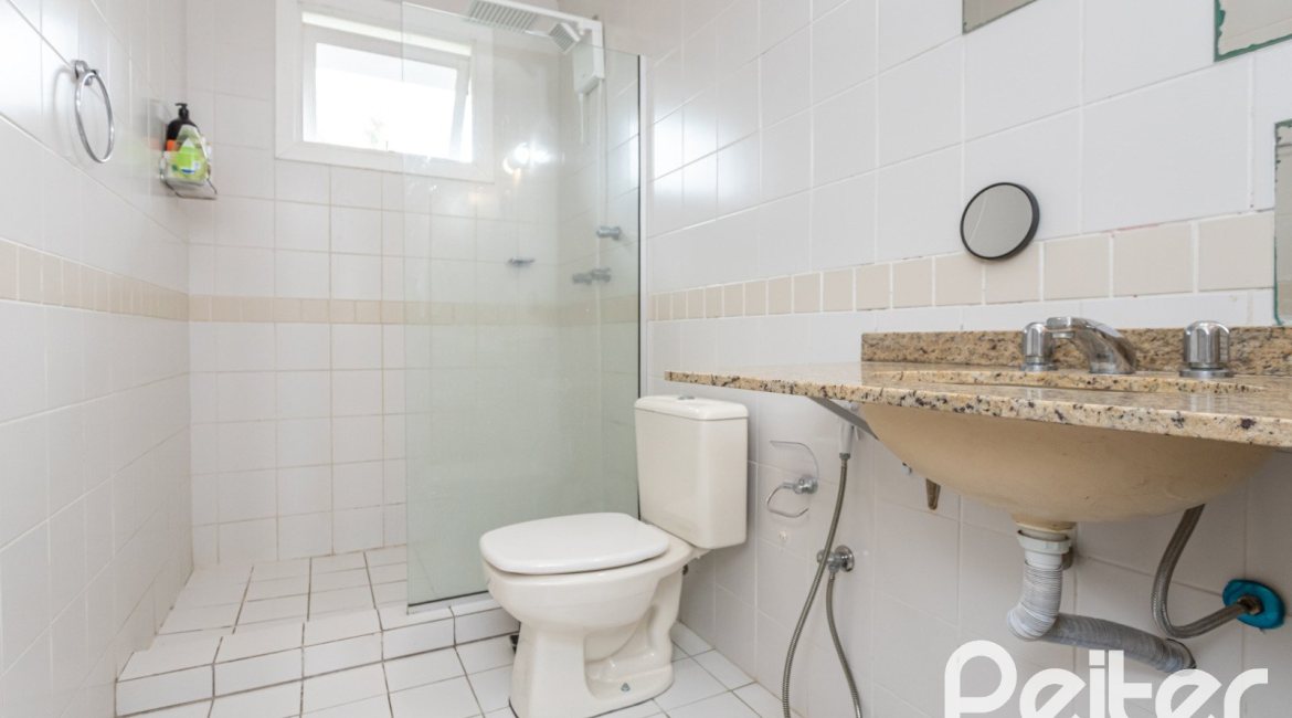 Casa em Condomínio à venda com 223m², 3 dormitórios, 1 suíte, 2 vagas, no bairro Jardim Isabel em Porto Alegre