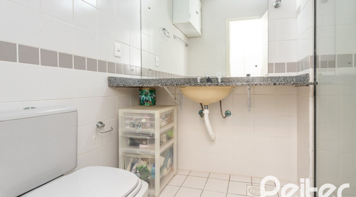 Casa em Condomínio à venda com 223m², 3 dormitórios, 1 suíte, 2 vagas, no bairro Jardim Isabel em Porto Alegre