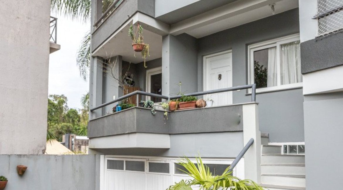 Casa em Condomínio à venda com 223m², 3 dormitórios, 1 suíte, 2 vagas, no bairro Jardim Isabel em Porto Alegre