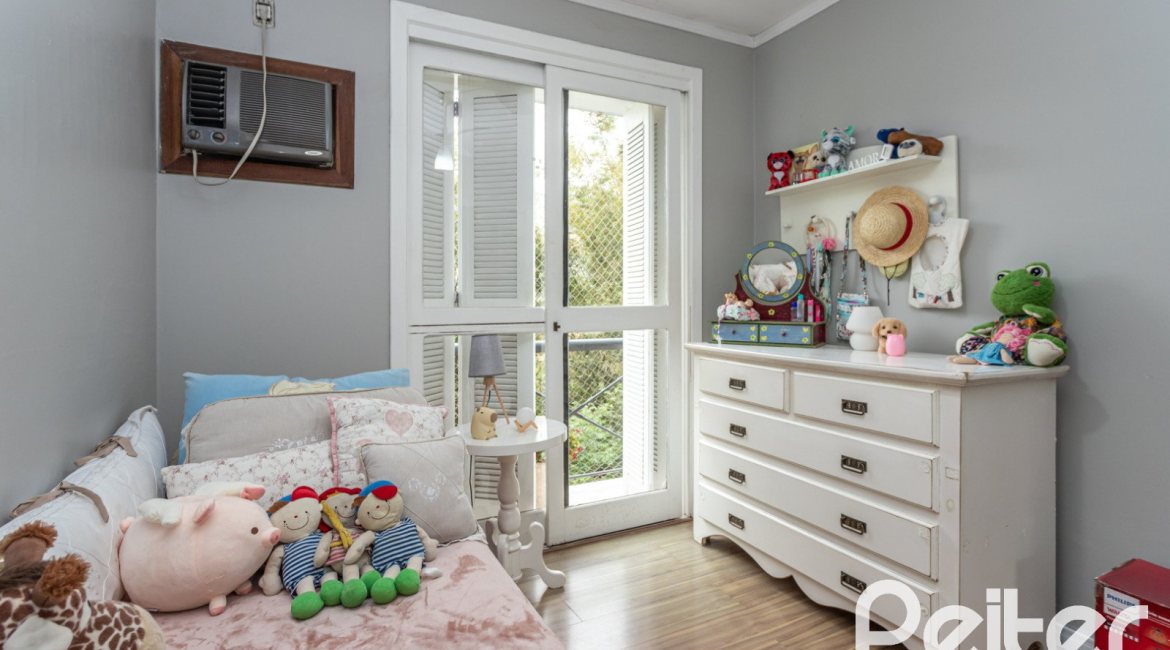 Casa em Condomínio à venda com 223m², 3 dormitórios, 1 suíte, 2 vagas, no bairro Jardim Isabel em Porto Alegre