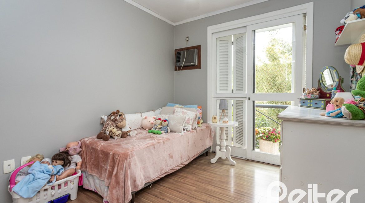 Casa em Condomínio à venda com 223m², 3 dormitórios, 1 suíte, 2 vagas, no bairro Jardim Isabel em Porto Alegre