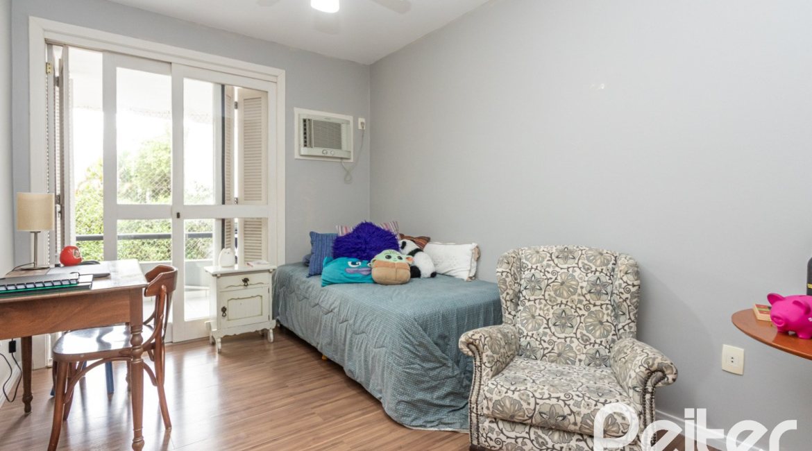 Casa em Condomínio à venda com 223m², 3 dormitórios, 1 suíte, 2 vagas, no bairro Jardim Isabel em Porto Alegre