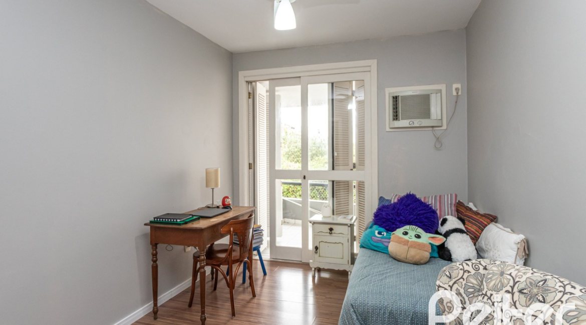 Casa em Condomínio à venda com 223m², 3 dormitórios, 1 suíte, 2 vagas, no bairro Jardim Isabel em Porto Alegre