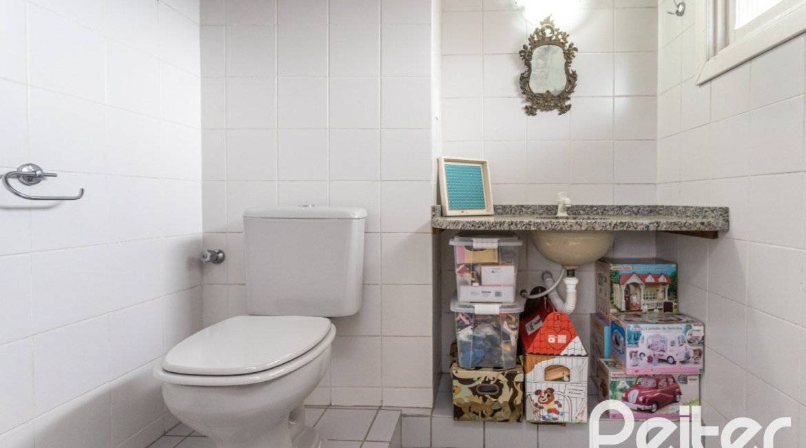 Casa em Condomínio à venda com 223m², 3 dormitórios, 1 suíte, 2 vagas, no bairro Jardim Isabel em Porto Alegre