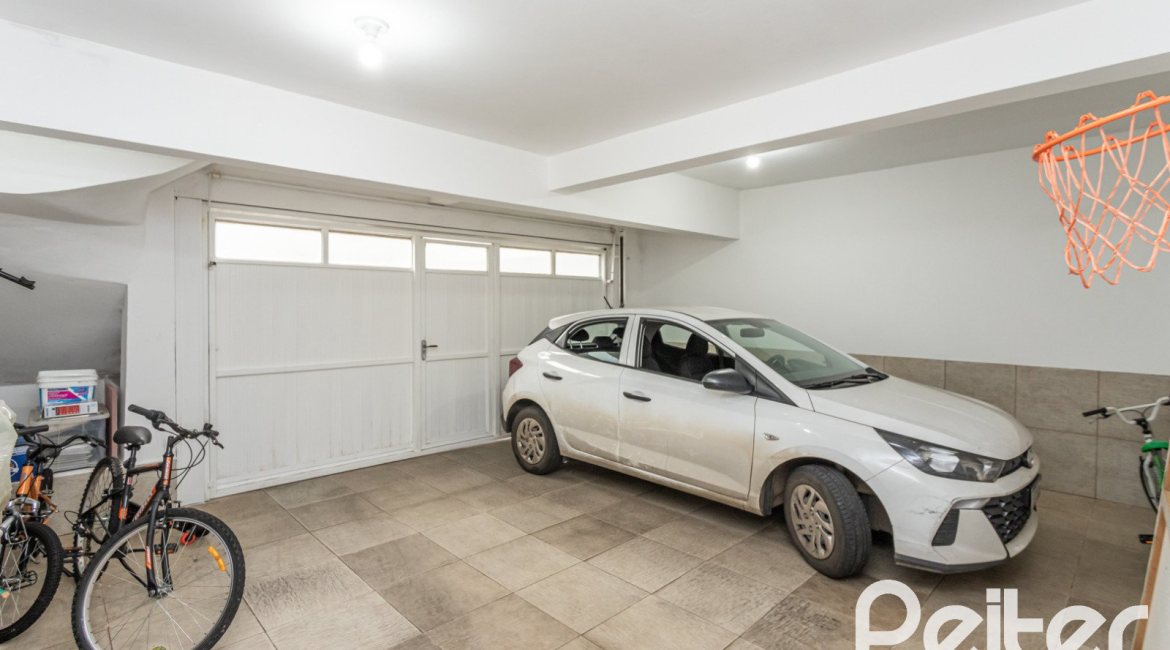 Casa em Condomínio à venda com 223m², 3 dormitórios, 1 suíte, 2 vagas, no bairro Jardim Isabel em Porto Alegre